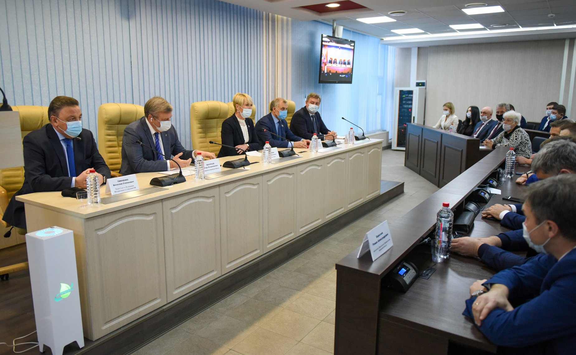 Вячеслав Тимченко в ходе рабочей поездки в регион принял участие в торжественном собрании, посвященном 25-летию Кировской городской Думы