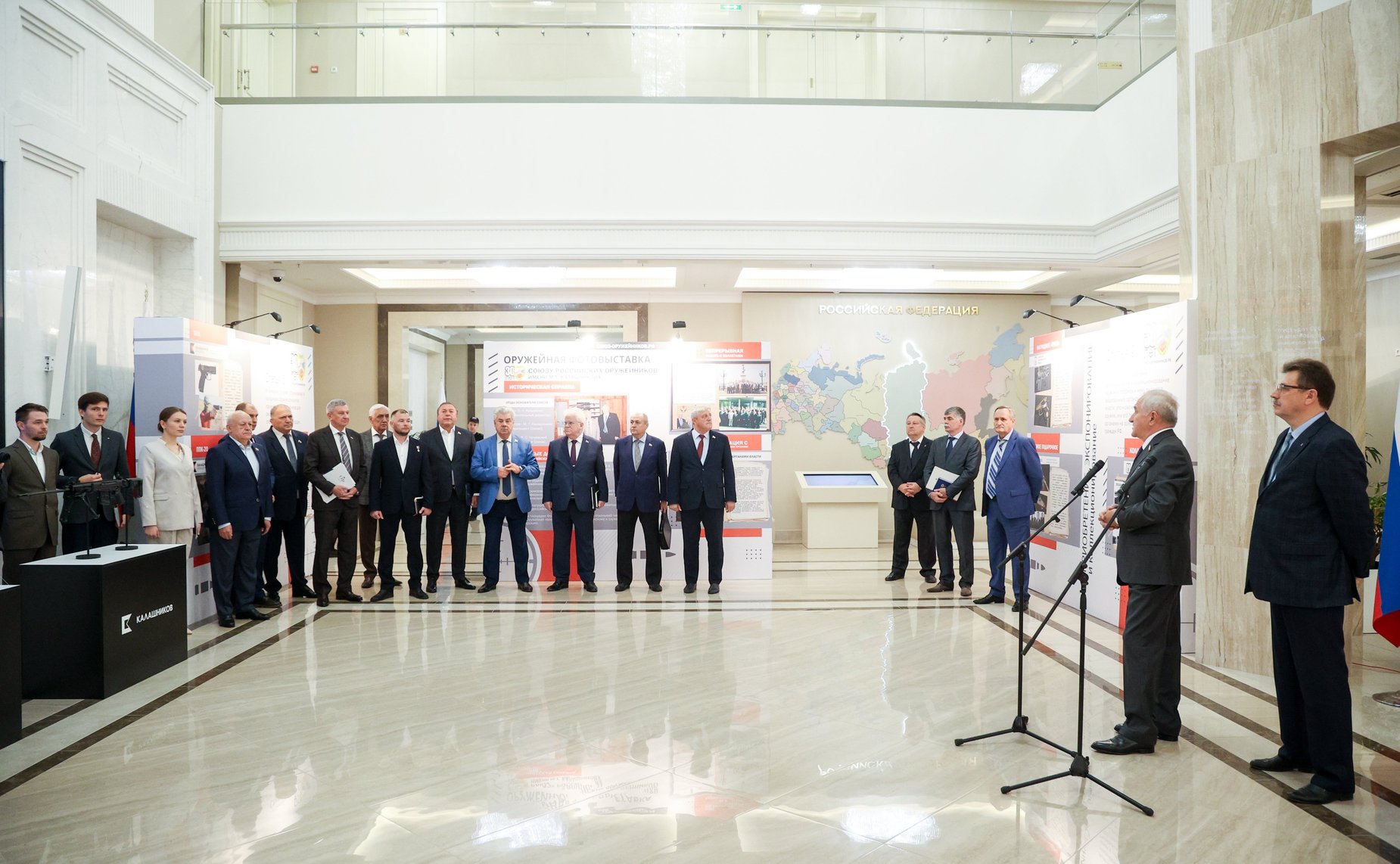 Участие членов Комитета СФ по обороне и безопасности в открытии выставки «Стрелковое оружие России»