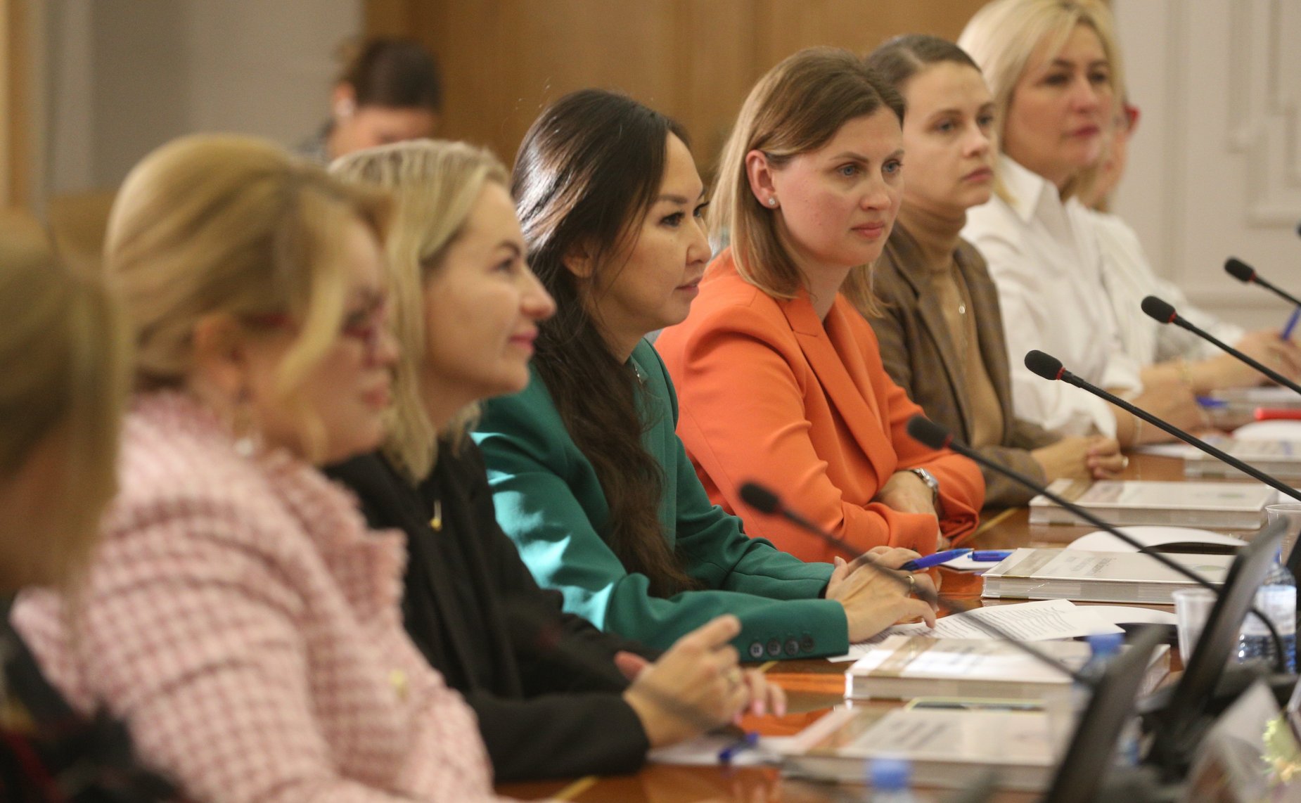 Заместитель Председателя Совета Федерации Галина Карелова провела встречу с региональными лидерами проекта Совета ЕЖФ «Развитие женского предпринимательства»