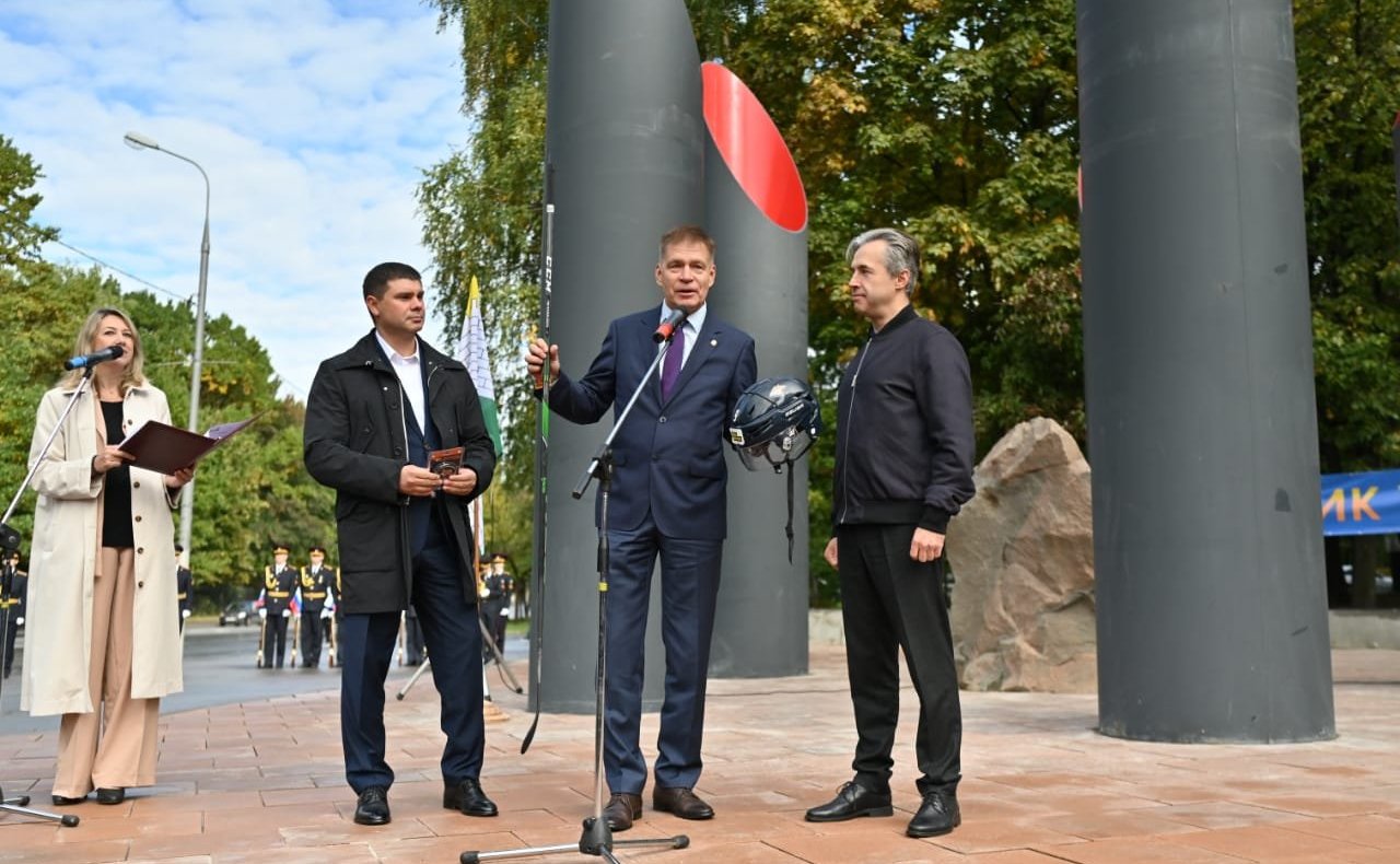 Маргарита Павлова приняла участие в открытии памятных знаков на улицах Челябинской и Магнитогорской Восточного административного округа Москвы