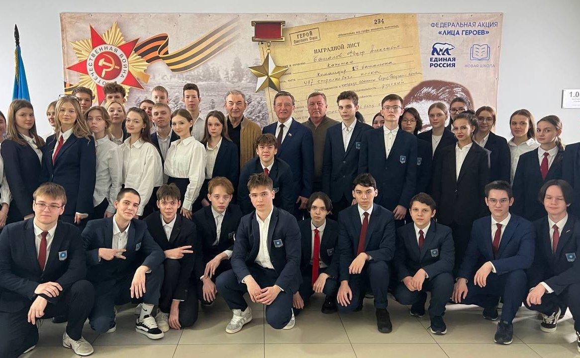 Сергей Рябухин в ходе рабочей поездки в Ульяновскую область посетил Межвидовой региональный центр войск связи