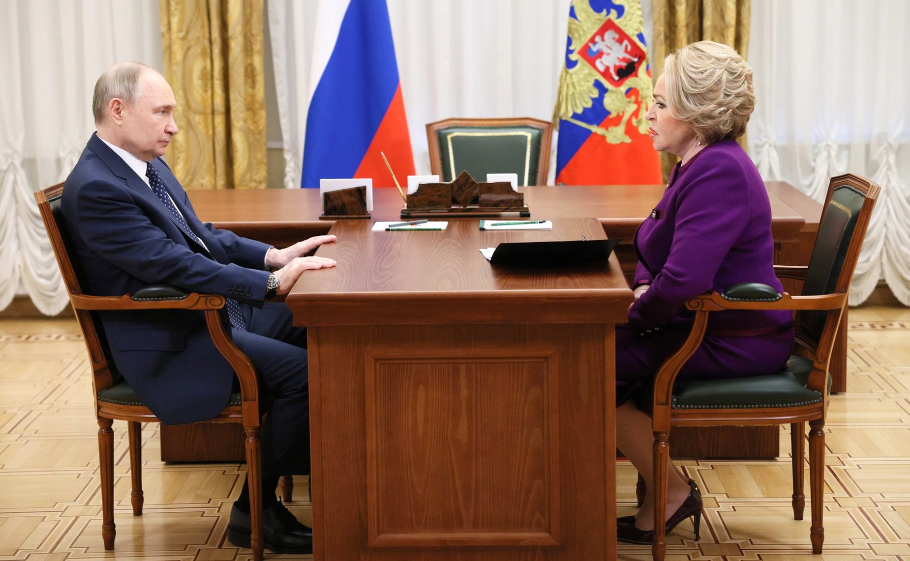 Встреча Президента России Владимира Путина с Председателем Совета Федерации Валентиной Матвиенко