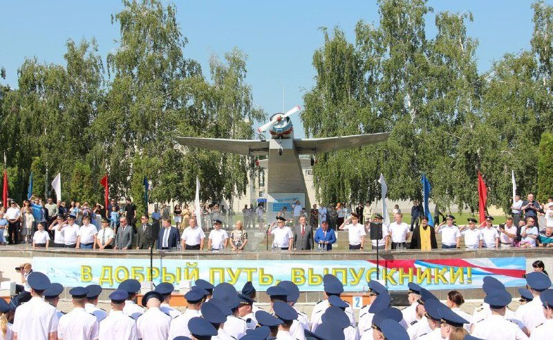 Сергей Рябухин в ходе рабочей поездки в регион принял участие в торжественной церемонии вручения дипломов выпускникам Ульяновского института гражданской авиации имени главного маршала авиации Б.П. Бугаева