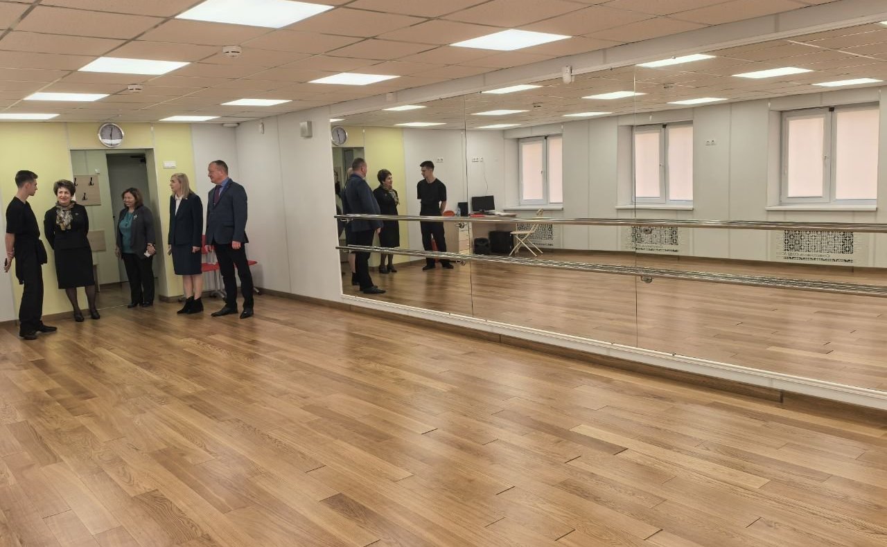 В День добровольца Екатерина Алтабаева посетила севастопольскую школу № 60 имени Героя Советского Союза В.С. Пилипенко