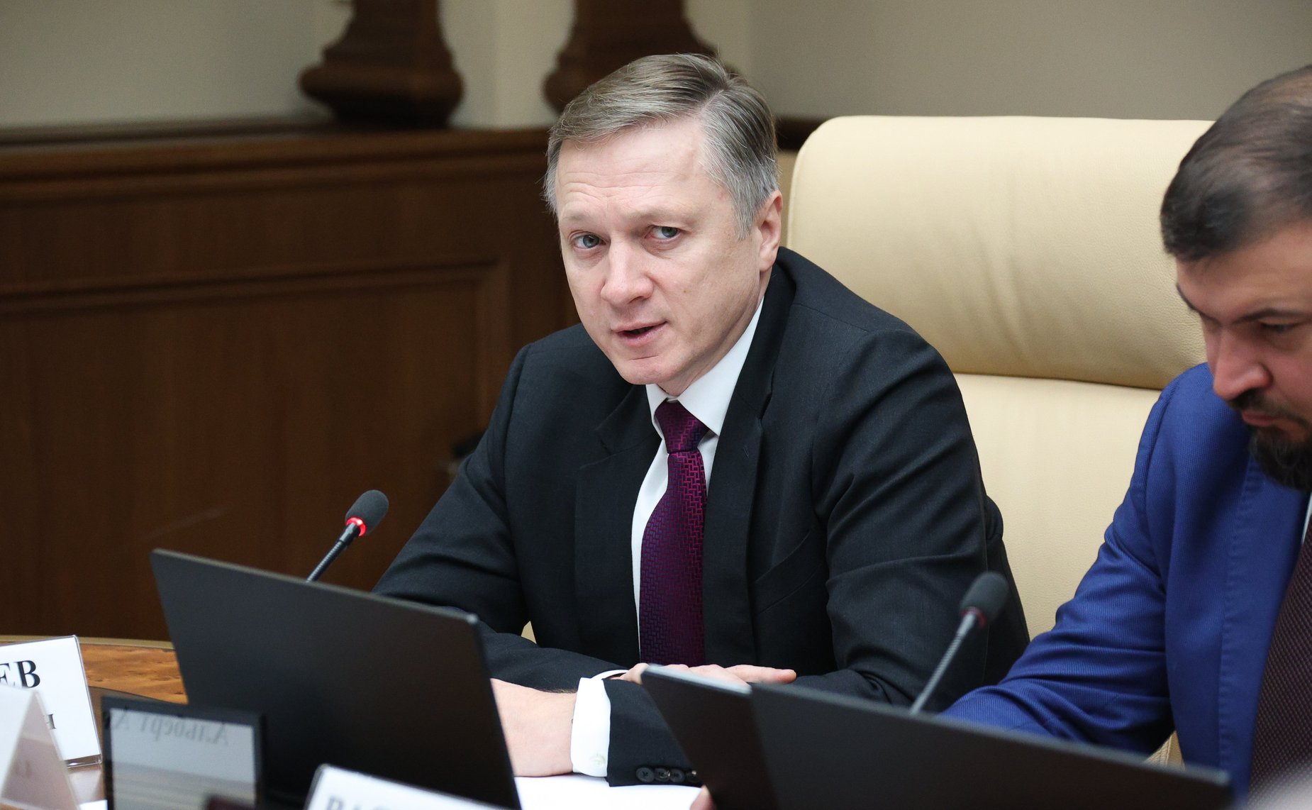 Совещание Комитета СФ по экономической политике «Вопросы увеличения производства автомобилей для оказания услуг такси с учетом требований к уровню их локализации»