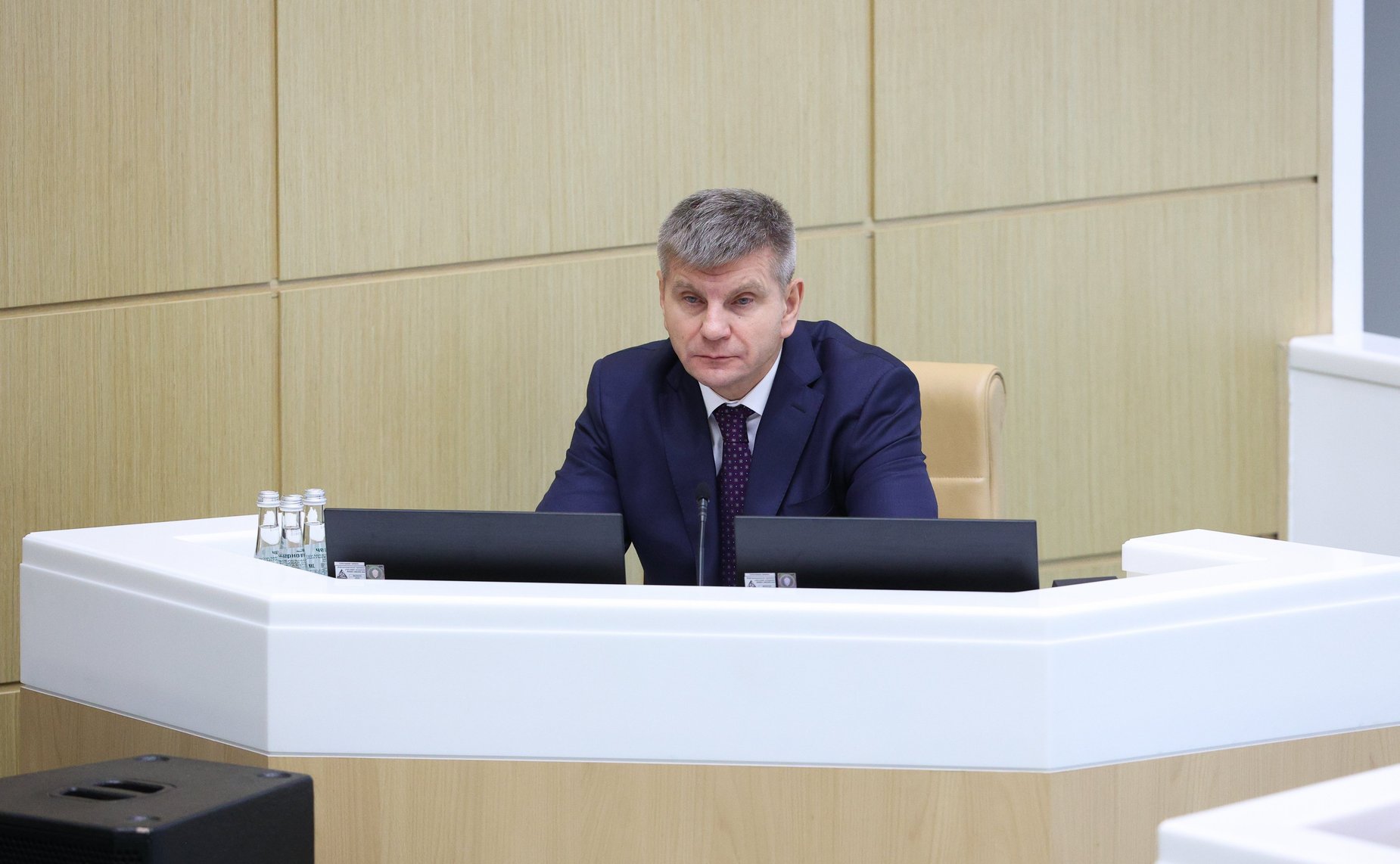 Геннадий Голов