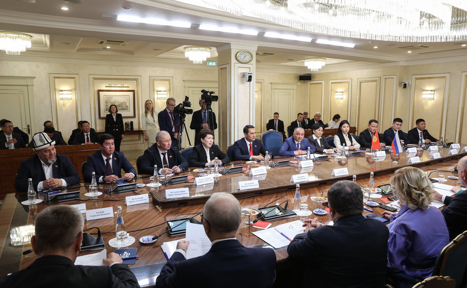 Валентина Матвиенко встретилась с Председателем Жогорку Кенеша Киргизской Республики Нурланбеком Шакиевым