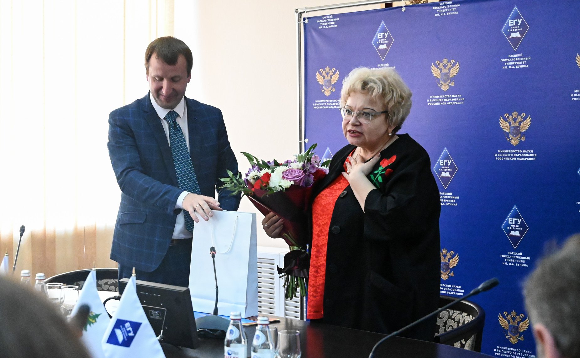 Оксана Хлякина посетила город Елец Липецкой области и вместе с главой города провели осмотр школ, медицинского колледжа и других социально значимых учреждений