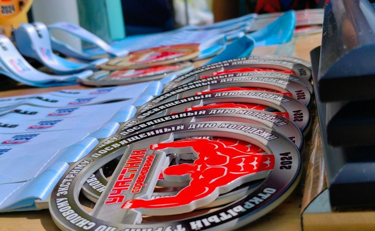 Руслан Смашнев и Артем Малащенков приняли участие в организации турнира по силовому экстриму