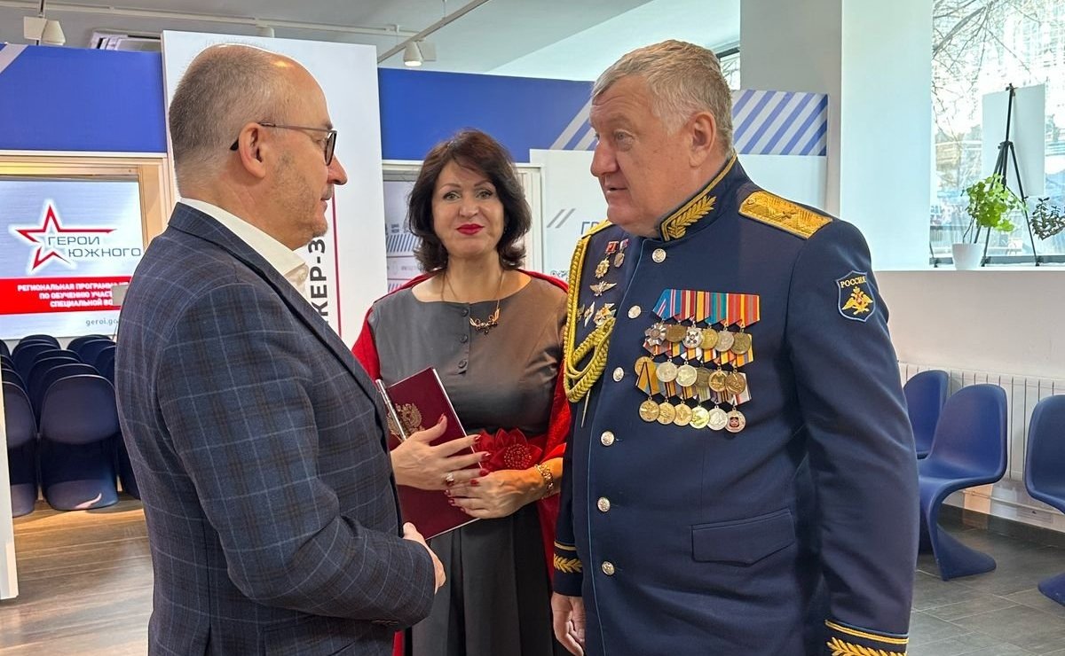 Олег Цепкин в преддверии Дня защитника Отечества посетил региональный госпиталь ветеранов