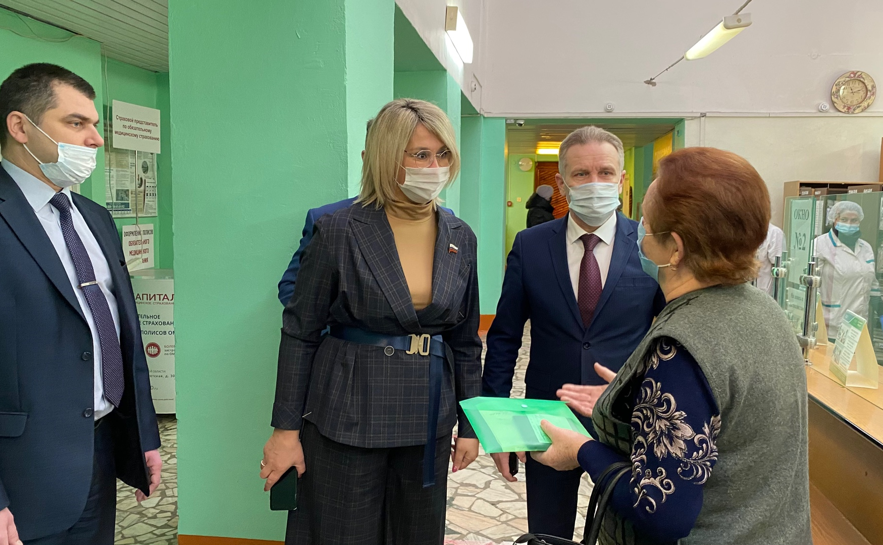 Наталия Косихина и Сергей Березкин посетили пункты вакцинации от коронавируса в ряде муниципальных районов Ярославской области