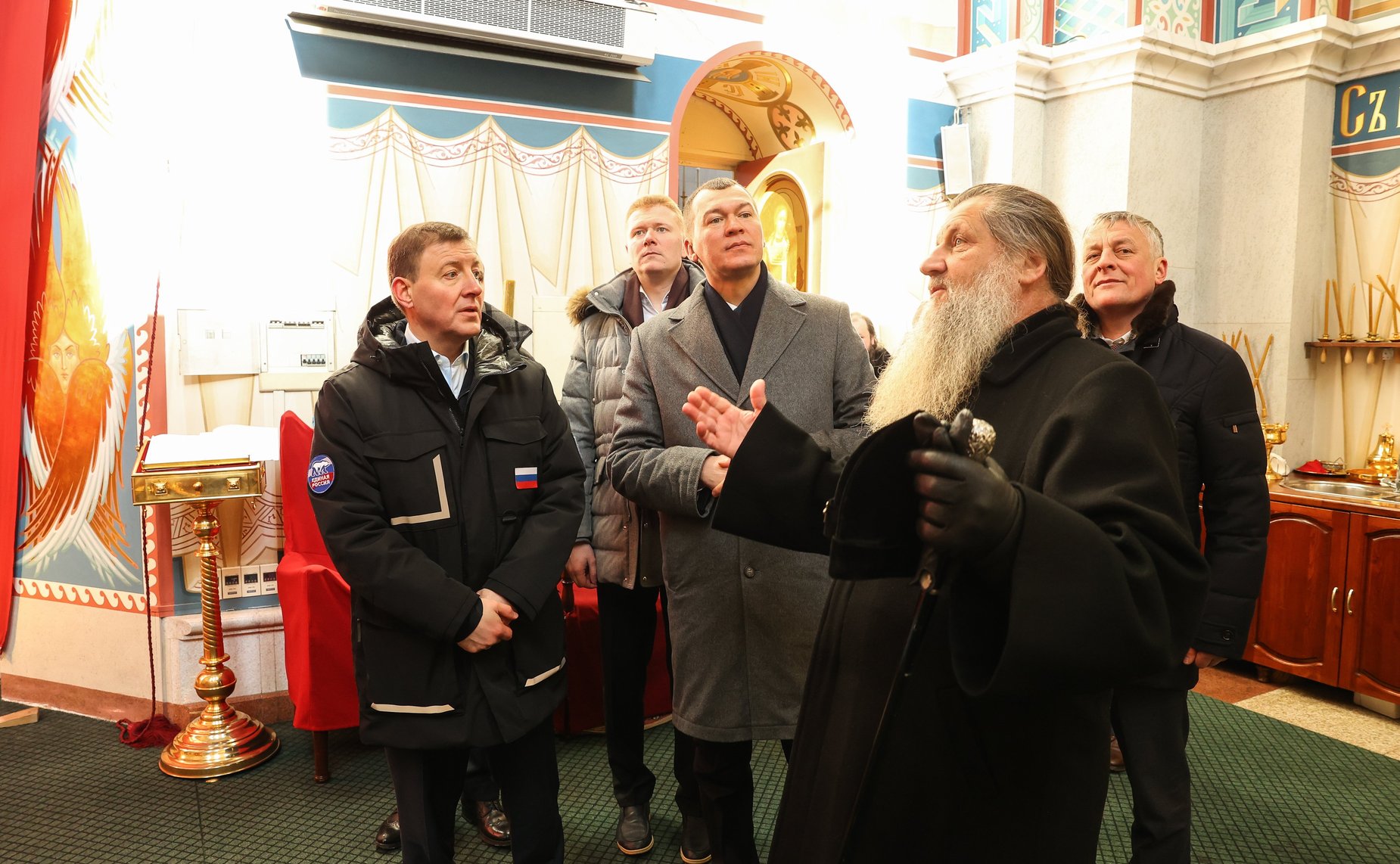 Андрей Турчак вместе с Михаилом Дегтяревым посетили храм Мемориального комплекса