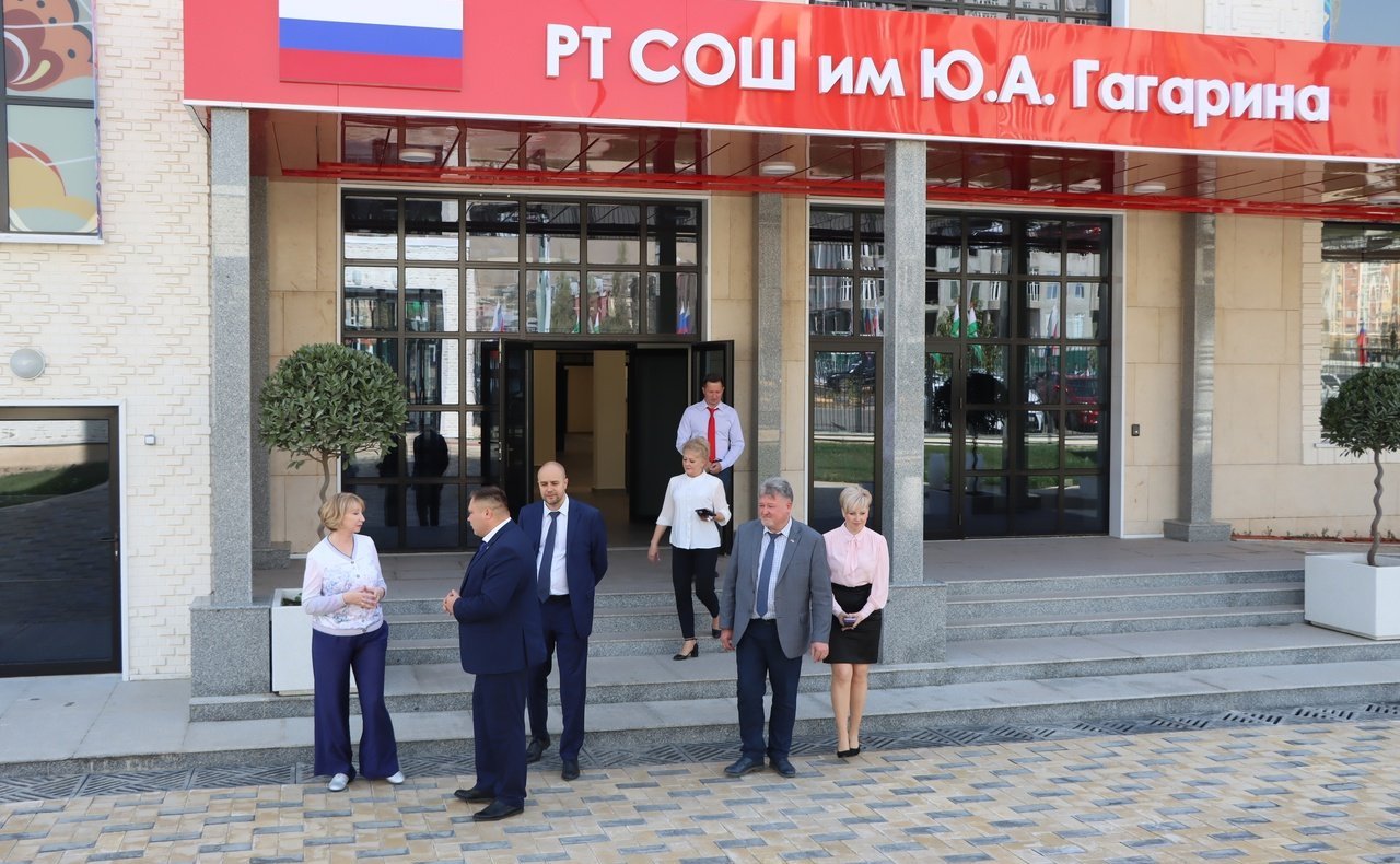 Римма Галушина в ходе рабочей поездки в Таджикистан посетила в Душанбе школу имени Ю.А. Гагарина