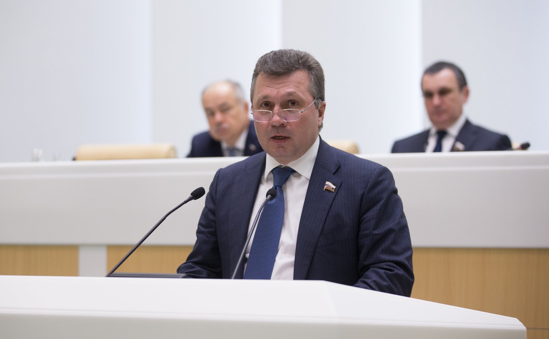 В. Васильев