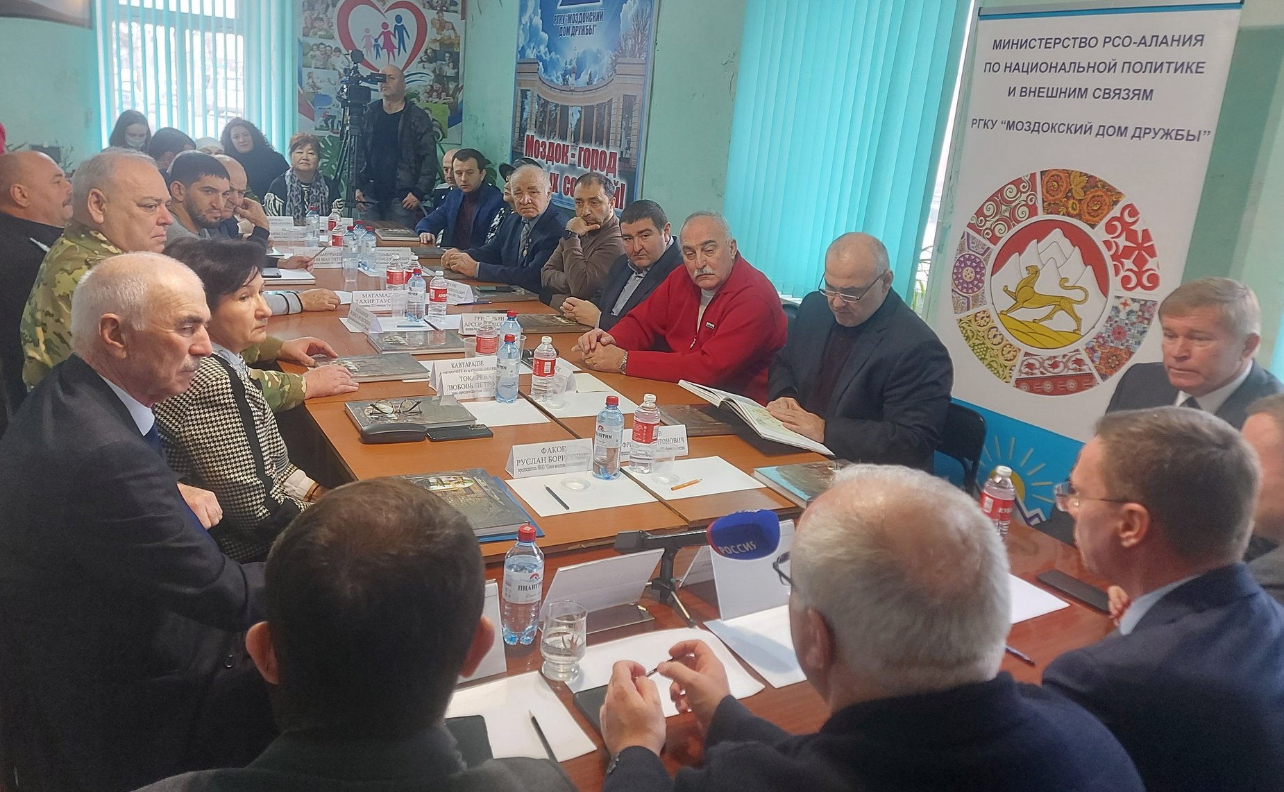 Виталий Назаренко в Доме Дружбы Моздокского района встретился с руководителями национально-культурных обществ