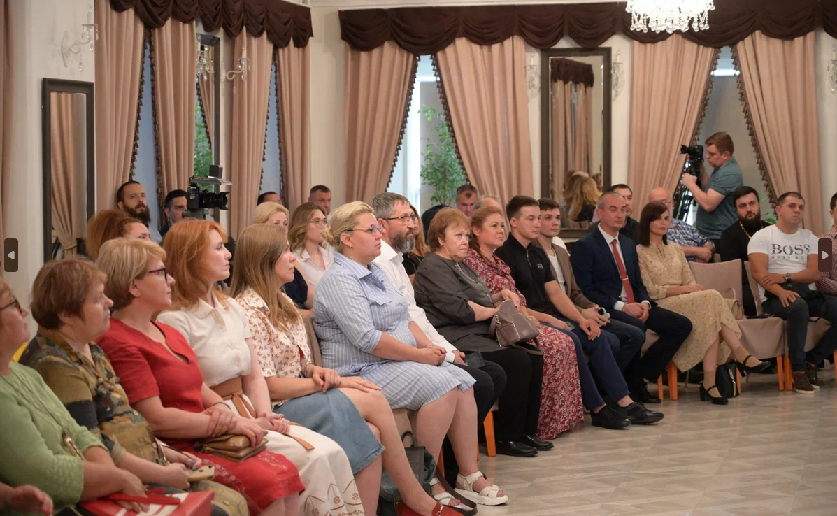 Маргарита Павлова обсудила с представителями общественности региона законодательные инициативы по изменению семейной политики России