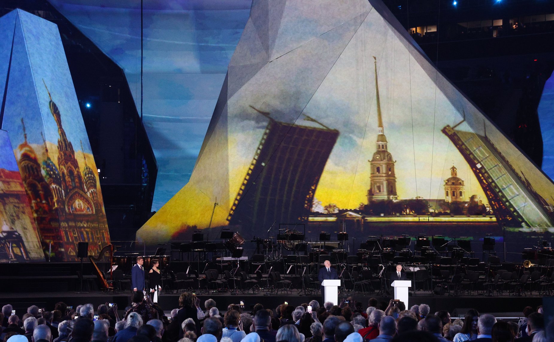 Председатель Совета Федерации Валентина Матвиенко посетила концерт-реквием, посвящённый 80-летию полного освобождения Ленинграда от фашистской блокады