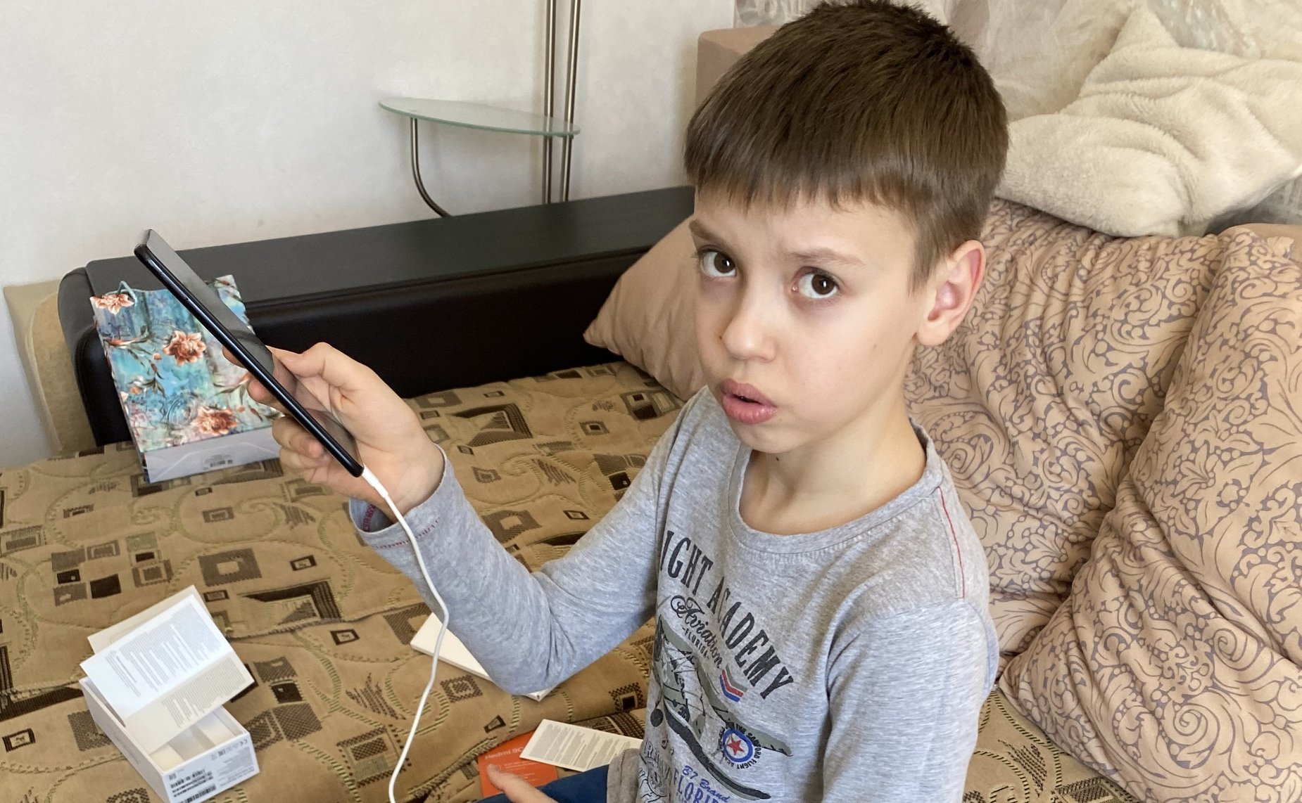 Олег Алексеев во время рабочей поездки в регион поздравил с Днем рождения маленького жителя города Энгельса