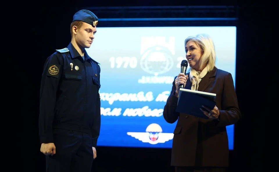 Светлана Кириллова посетила торжественную церемонию принятия присяги курсантами Клуба юных лётчиков, космонавтов и десантников