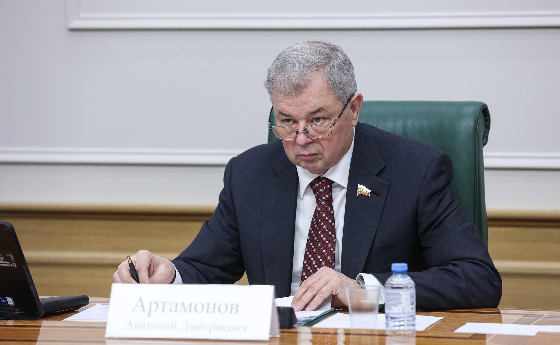 Анатолий Артамонов
