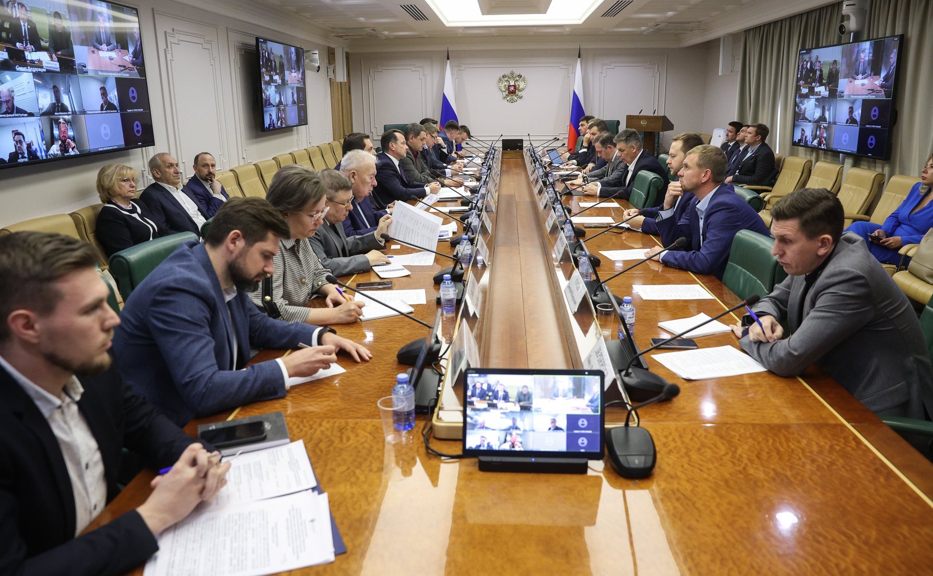 Круглый стол Комитета СФ по экономической политике «О перспективах развития производства и использования электротранспортных средств и создания зарядной инфраструктуры»