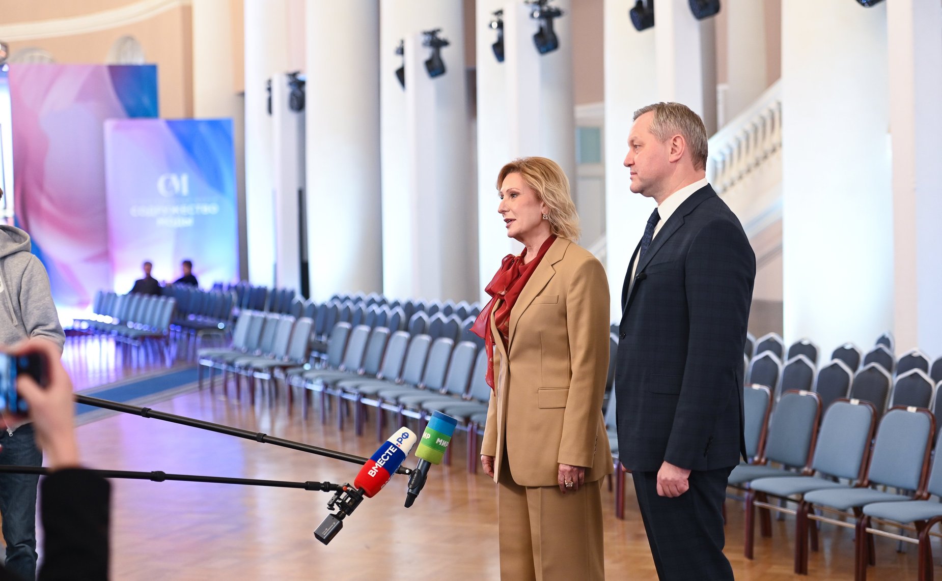 Пресс-подход Инны Святенко. III международный форум «Содружество моды»