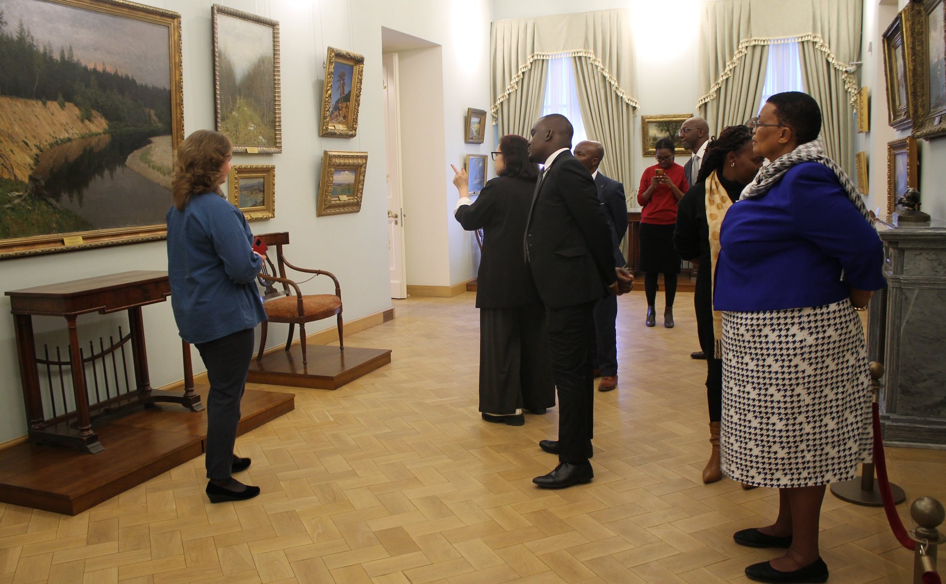 Делегация Зимбабве во главе с председателем Сената Парламента Республики Мейбл Чиномоной посетила Тверскую область. Поездка прошла в рамках официального визита в Россию, состоявшегося по приглашению Председателя СФ Валентины Матвиенко