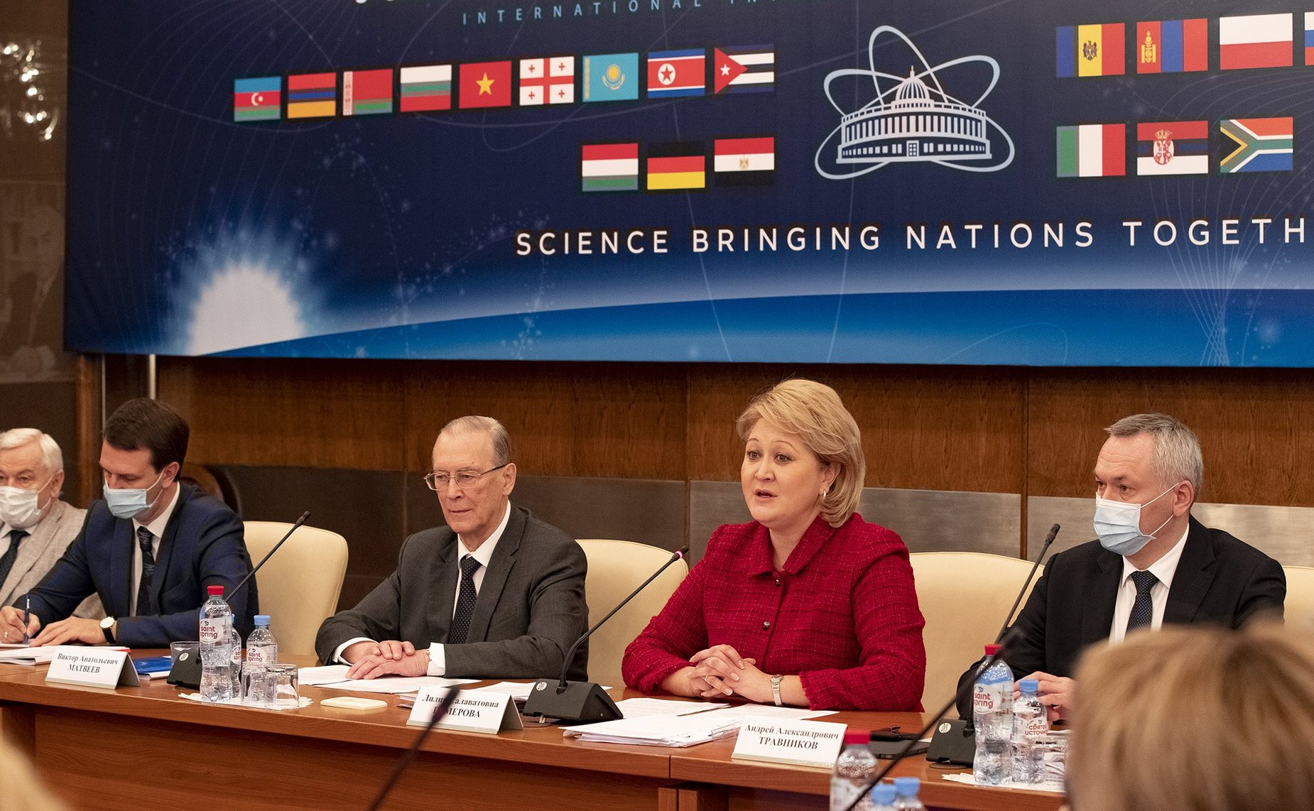 Комитет Совета Федерации по науке, образованию и культуре в г. Дубне Московской области провел совместно с Объединенным институтом ядерных исследований выездное заседание