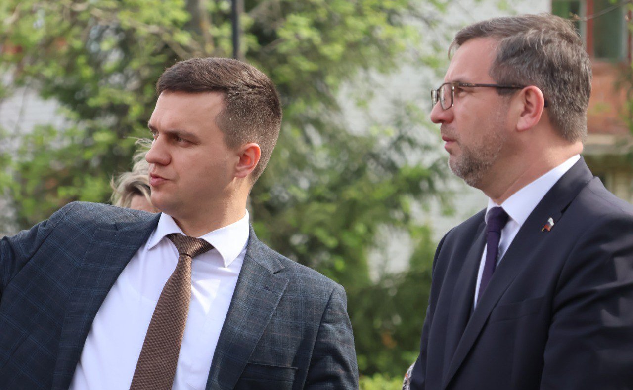 Николай Владимиров побывал на объектах и оценил ход строительства быстровозводимых корпусов в лагерях «Березка» г. Чебоксары и «Звездный» Цивильского муниципального округа Чувашии