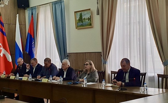Николай Семисотов и Сергей Горняков приняли участие во встрече с представителями профсоюзных организаций в городе-герое Волгограде