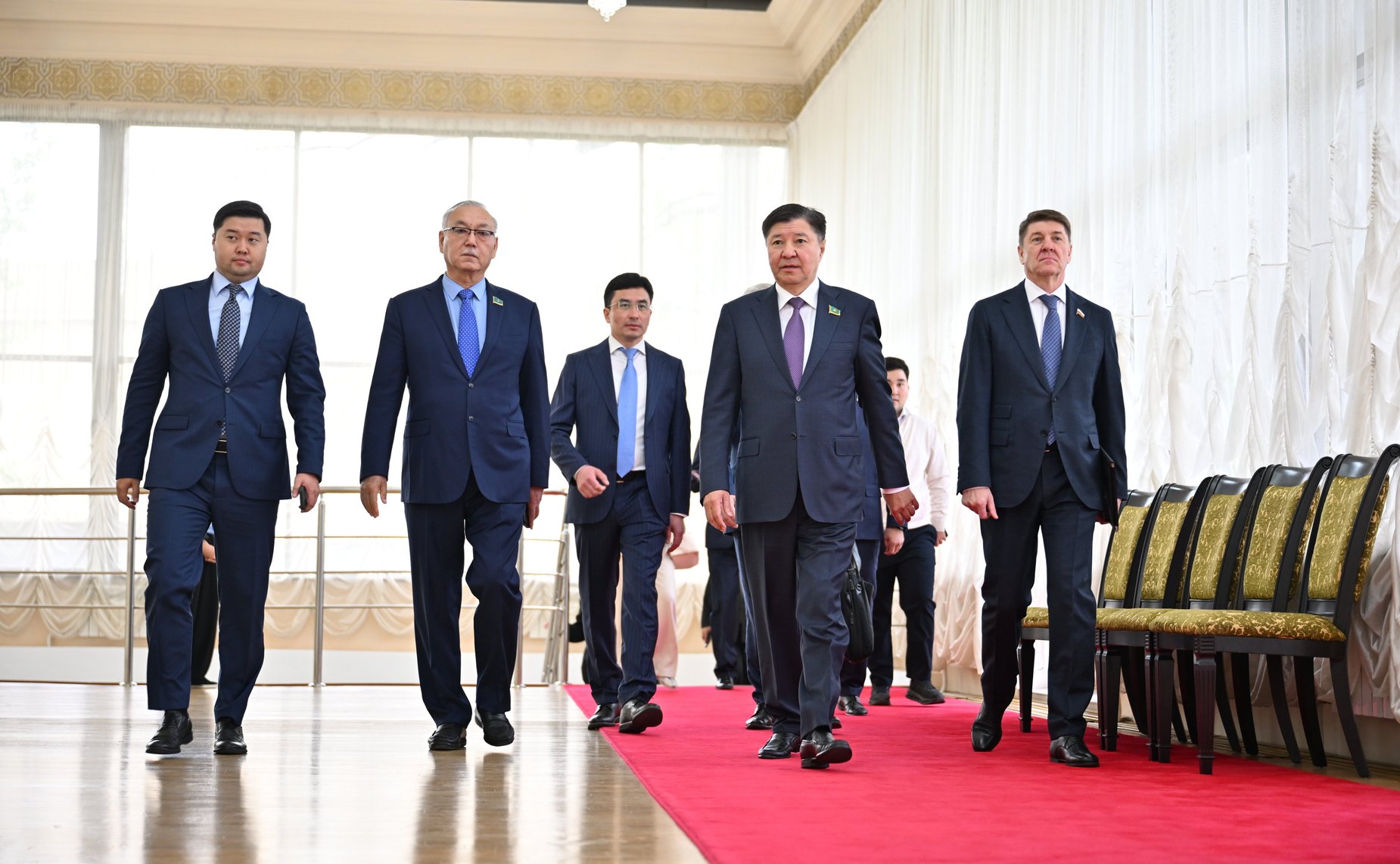 Сенаторы РФ приняли участие в Открытом кубке МПА СНГ по шахматам в рамках проведения мероприятий, посвященных 30-летию Парламента Республики Казахстан