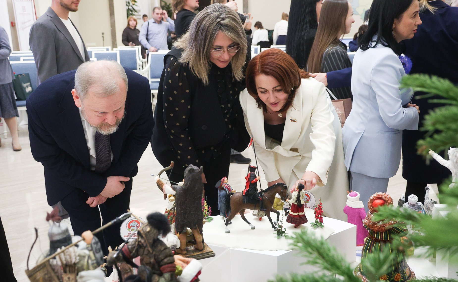 Торжественное открытие выставки лучших работ VII Всероссийского конкурса ватного мастерства «Россия многоликая: героический эпос», приуроченного к Году защитника Отечества в России, и награждение победителей конкурса