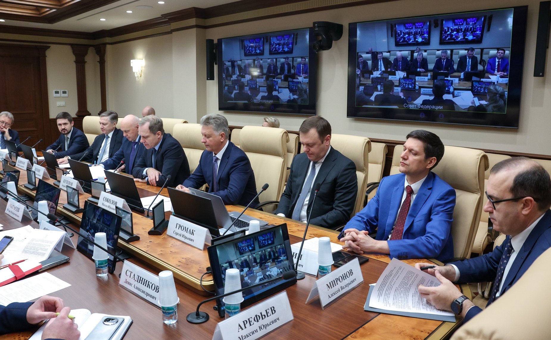 Круглый стол Комитета Совета Федерации по экономической политике «Локализация производства автомобилей в Российской Федерации: проблемы и пути решения»