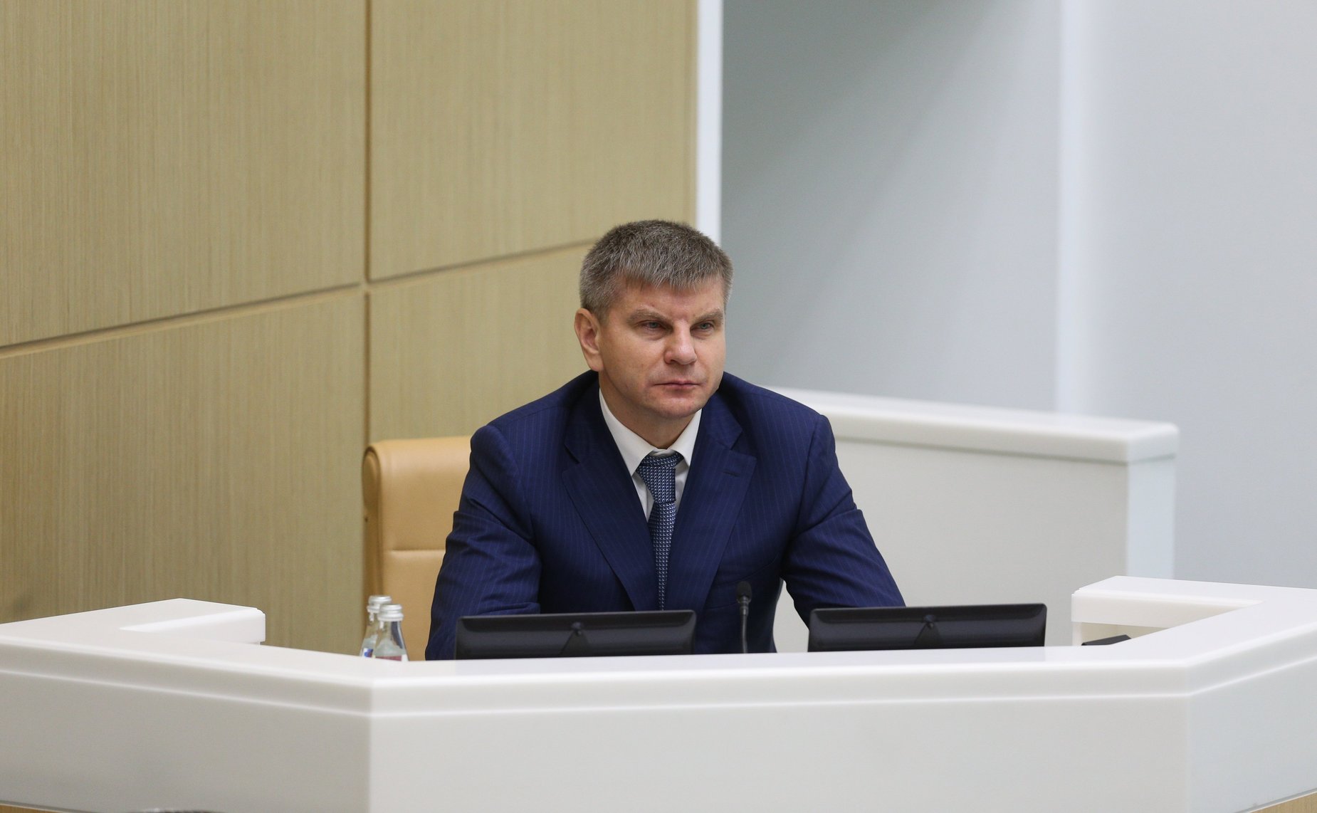 Геннадий Голов