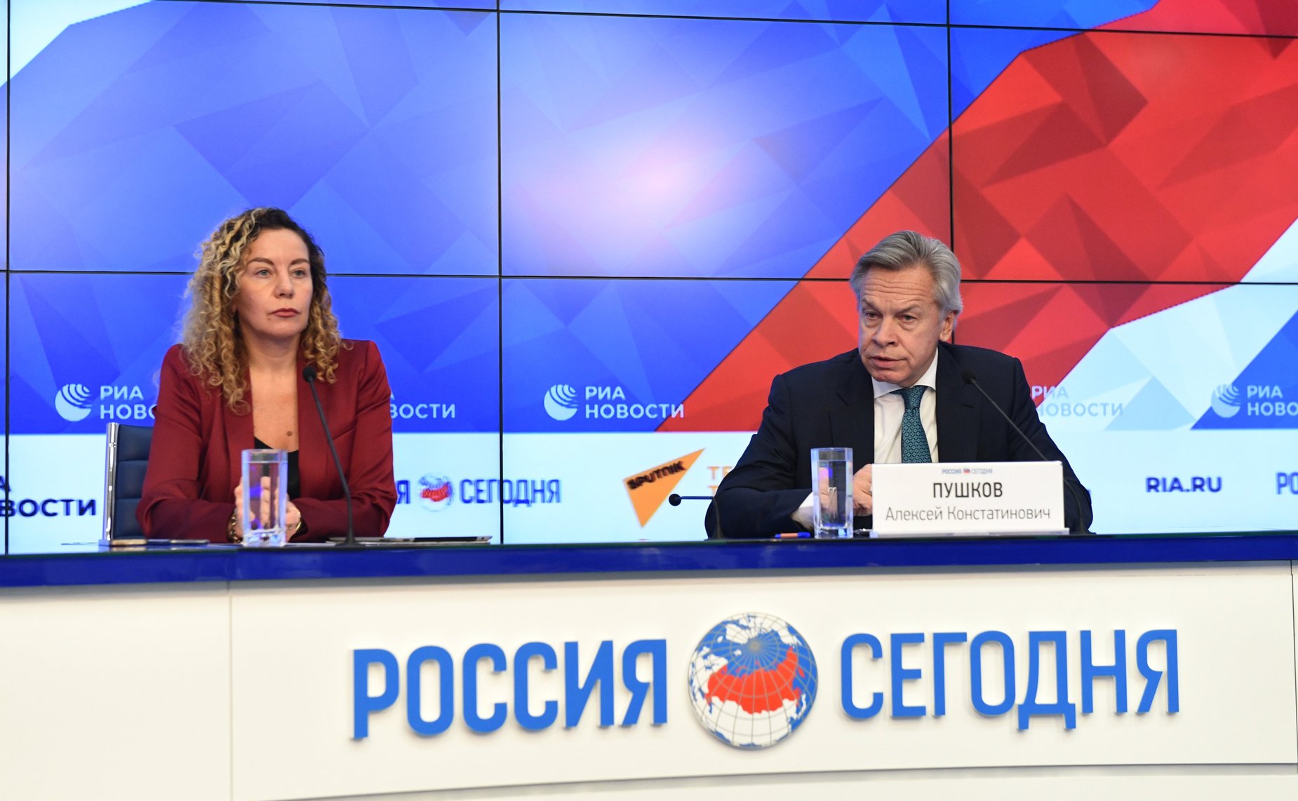 Алексей Пушков принял участие в пресс-конференции, посвященной итогам встречи в «нормандском формате» с участием лидеров России, Германии, Франции и Украины