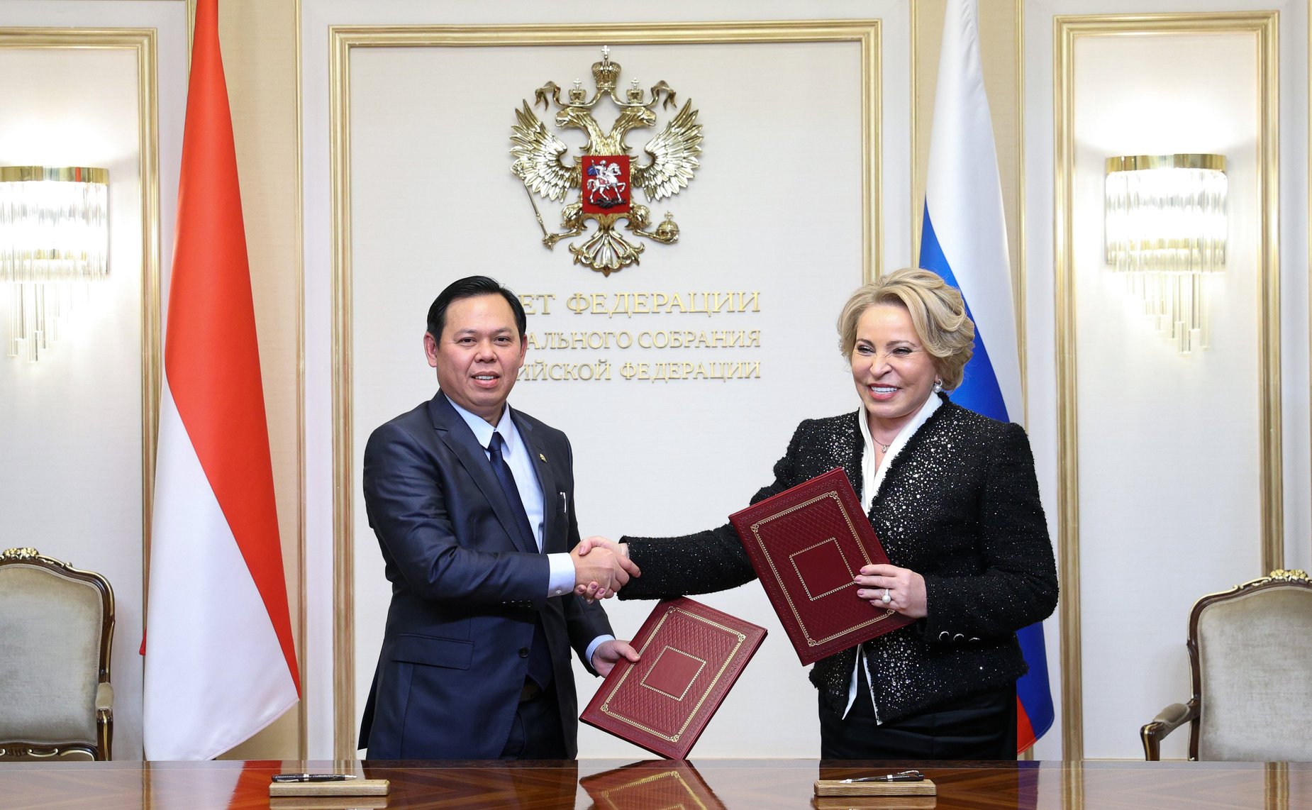 Валентина Матвиенко провела встречу с Председателем Совета представителей регионов Республики Индонезии Султаном Бактиаром Наджамундином