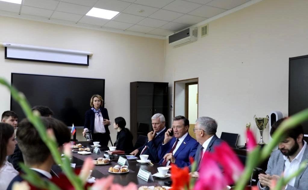 Сергей Рябухин в День знаний посетил Московский государственный гуманитарно-экономический университет — учреждение инклюзивного образования