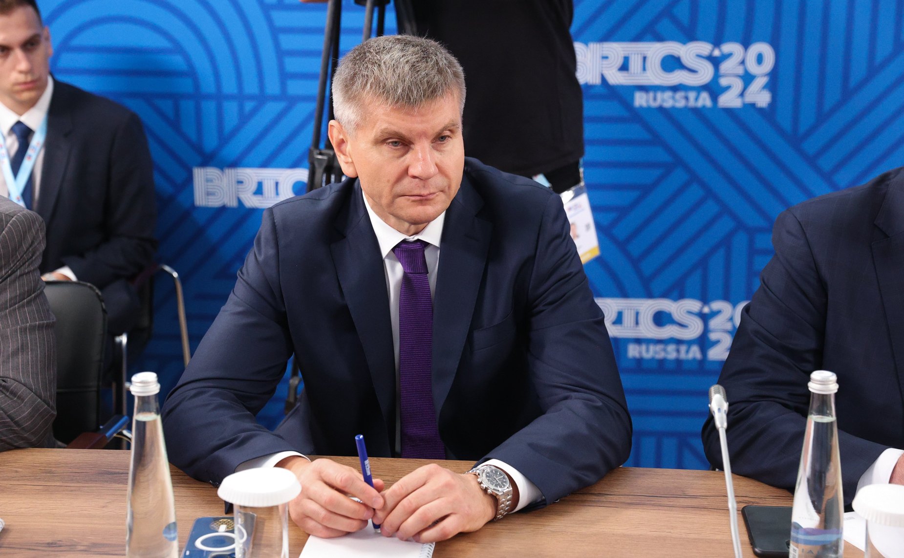 Геннадий Голов