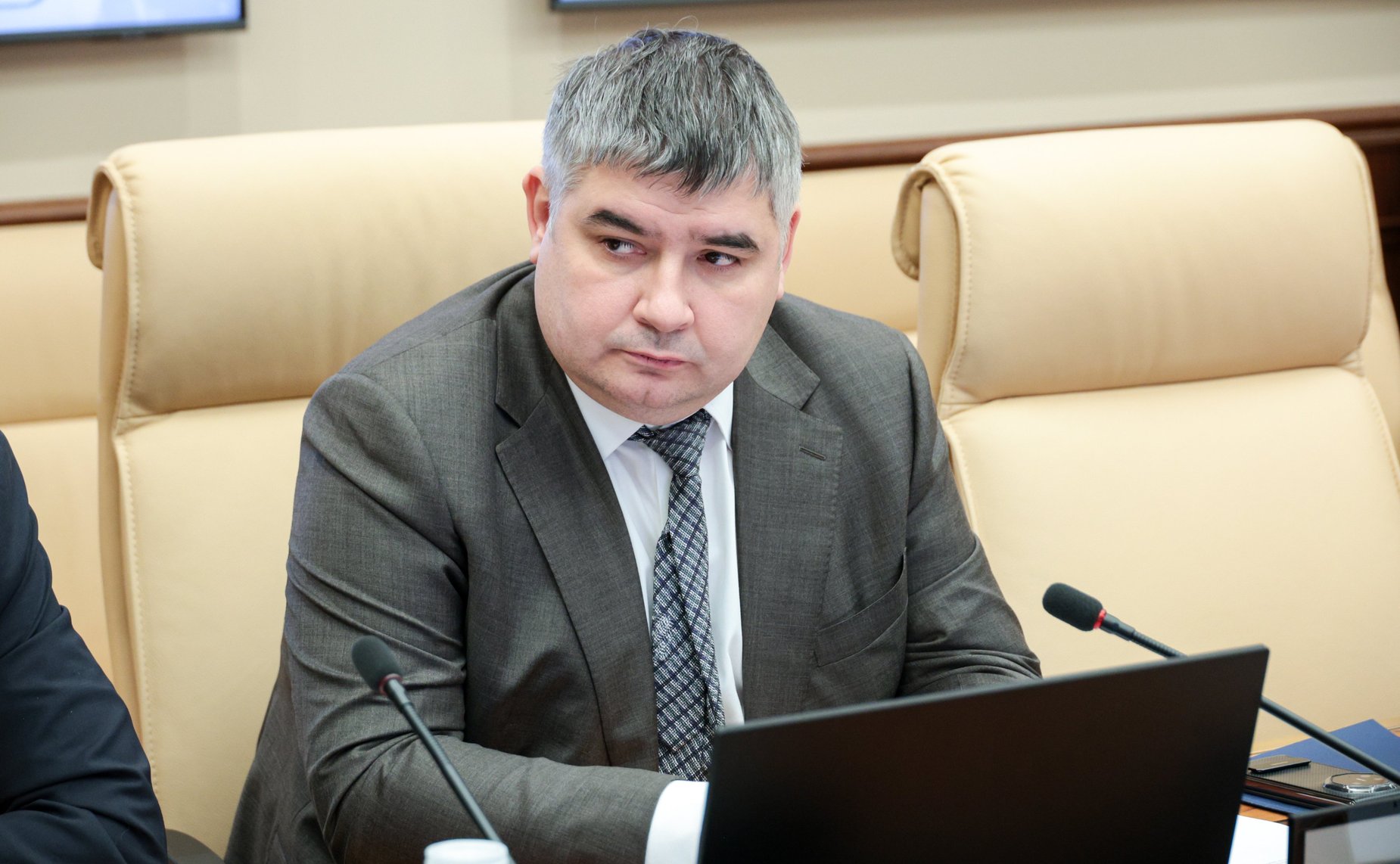 Совещание Комитета Совета Федерации по экономической политике на тему «О мерах по обеспечению безопасности использования оборудованных электродвигателями транспортных средств и самоходной техники»