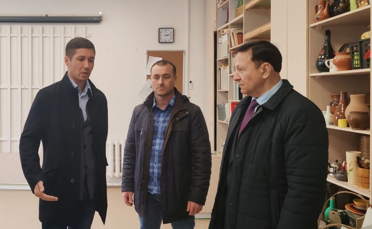 Александр Ролик посетил Семейный многофункциональный центр и ряд муниципальных социальных объектов