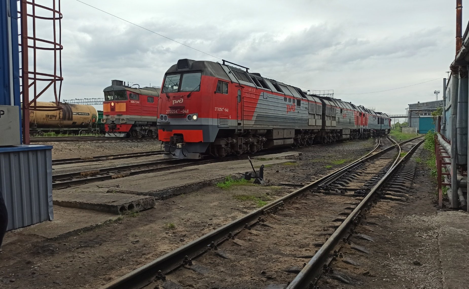 Олег Алексеев ознакомился с работой предприятий Ершовского железнодорожного узла Приволжской железной дороги – сервисного локомотивного депо «Ершовское» и эксплуатационного локомотивного депо Ершов