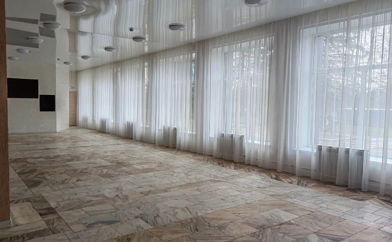 Артем Малащенков взял на контроль ход капитального ремонта районного Дома культуры в Смоленской области