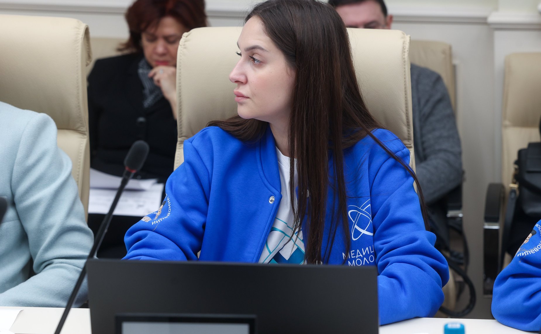 Круглый стол Комитета СФ по социальной политике «Актуальные вопросы совершенствования мер поддержки молодых специалистов, работающих в сфере здравоохранения (в рамках проекта «Всероссийская научная школа «Медицина молодая»)»