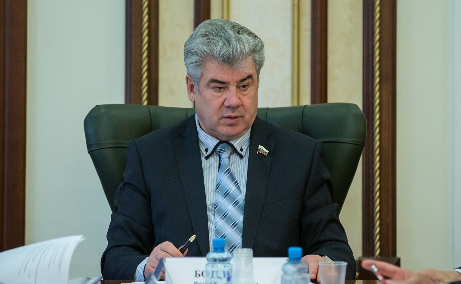 В. Бондарев