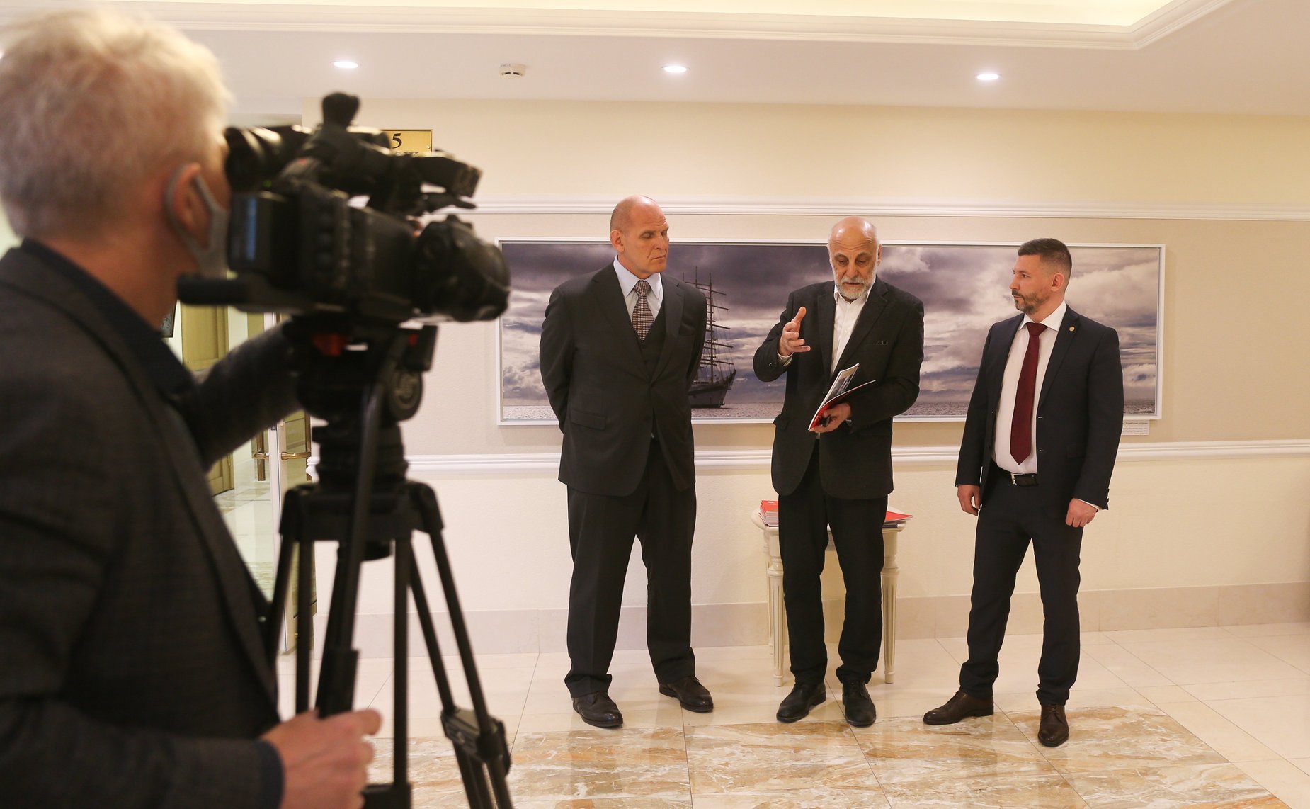 Открытие в Совете Федерации выставки картин новосибирских художников времен Великой Отечественной войны