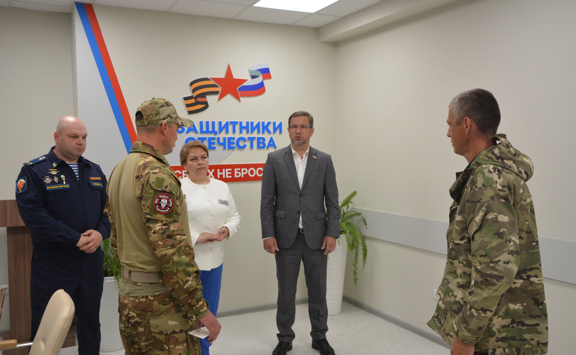 Николай Владимиров в Чувашской Республике вручил удостоверения бойцам СВО