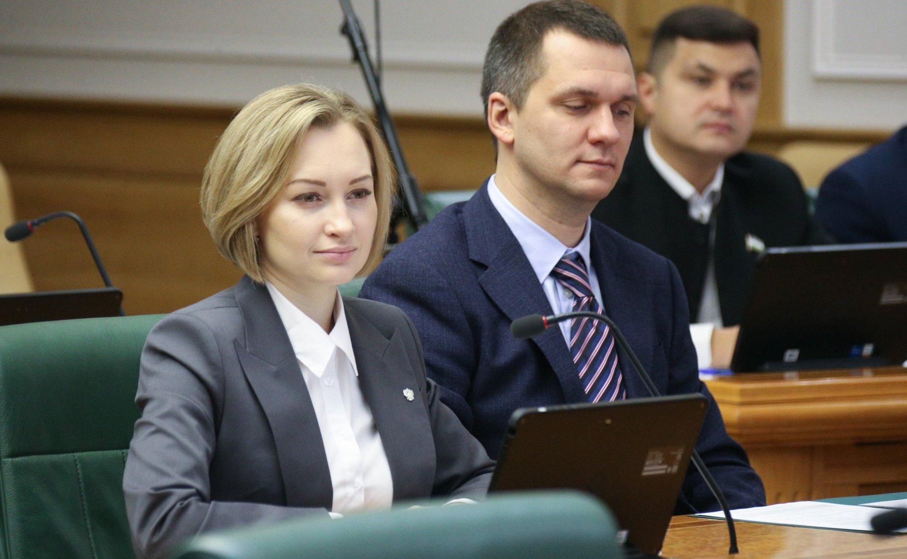 Первый заместитель председателя Комитета СФ по социальной политике Александр Варфоломеев провел встречу молодых парламентариев на тему «Время созидать. Молодежь как основа нового мира»