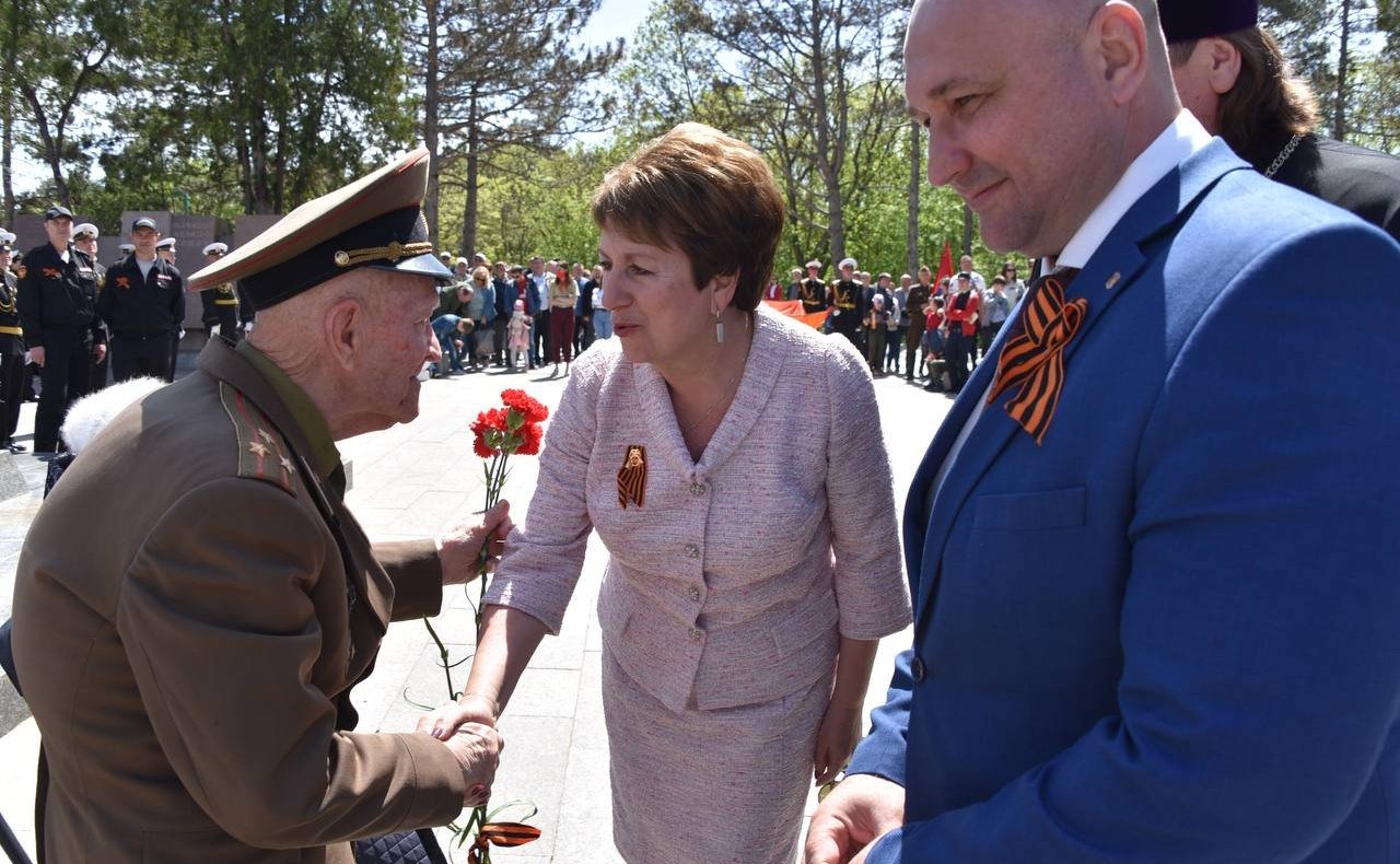 Екатерина Алтабаева приняла участие в фестивале «Знамёна славы» на Сапун-горе и торжествах «Константиновская батарея. 250 лет на страже Родины!» в Севастополе