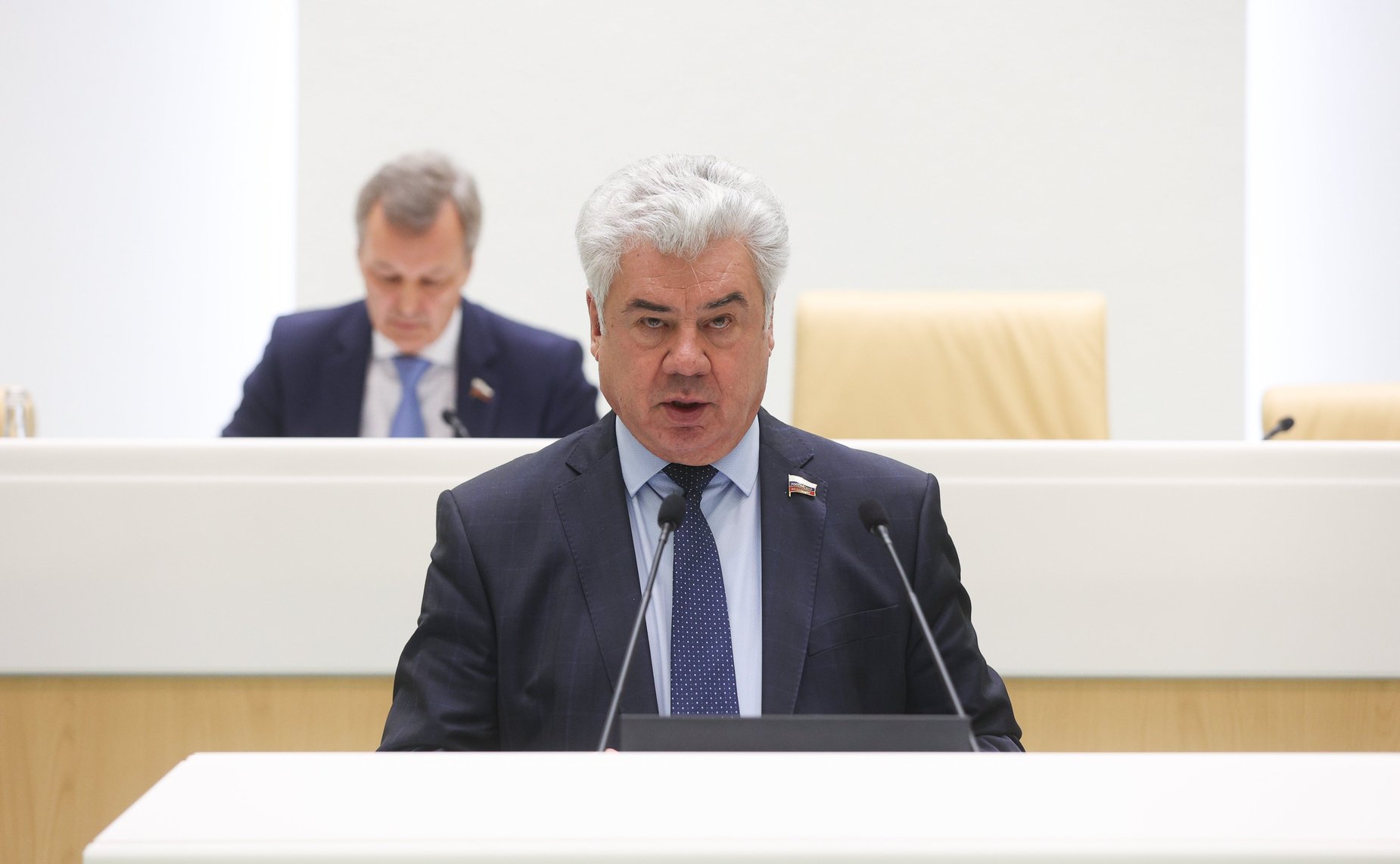 Виктор Бондарев