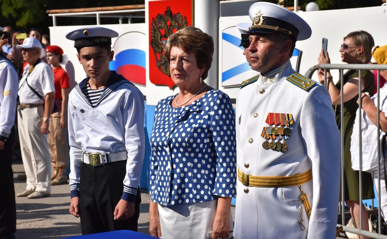 Екатерина Алтабаева поздравила курсантов ЧВВМУ имени Нахимова с принятием присяги
